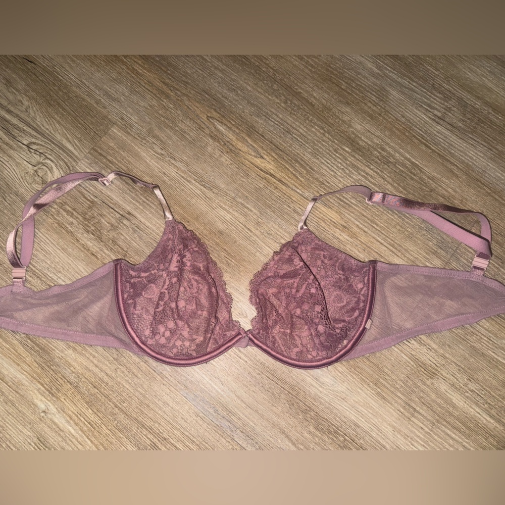 Victoria's Secret Lace Underwire Bra in Mauve Pink